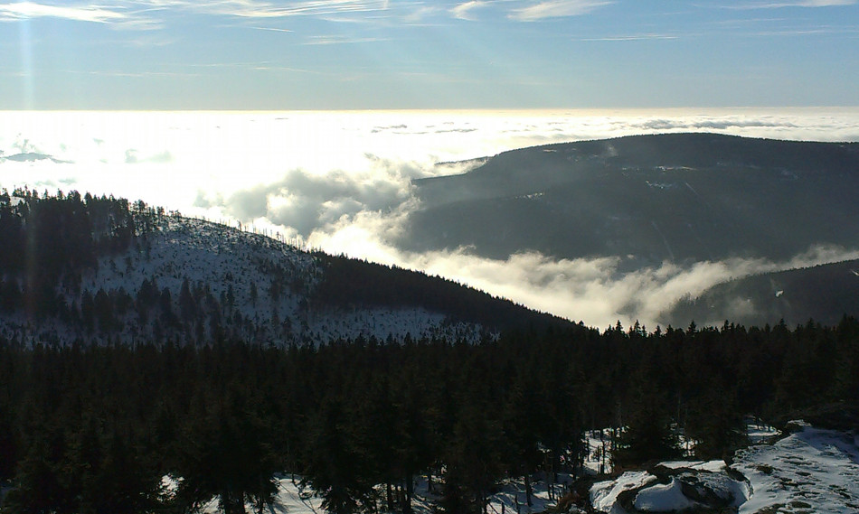 Z té mlhy jsme včera v noci tahali bečky s pivem