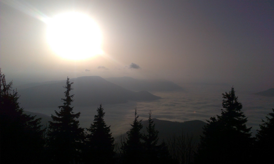 Výhled na Smrk, Kněhyni, Pustevny a Radhošť