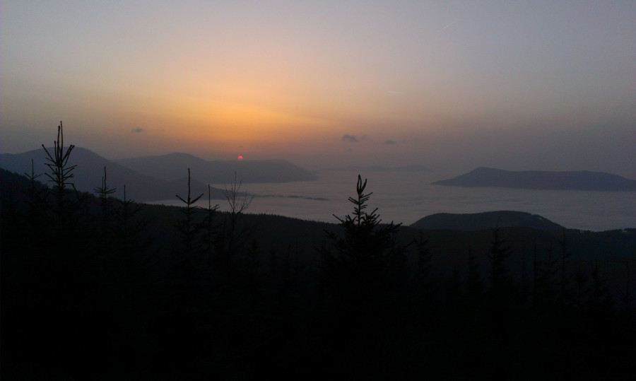 Zase jednou krásný západ na horách