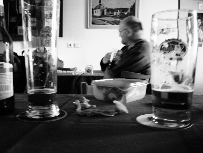 Pan soudce v hospůdce u kapličky v Katově