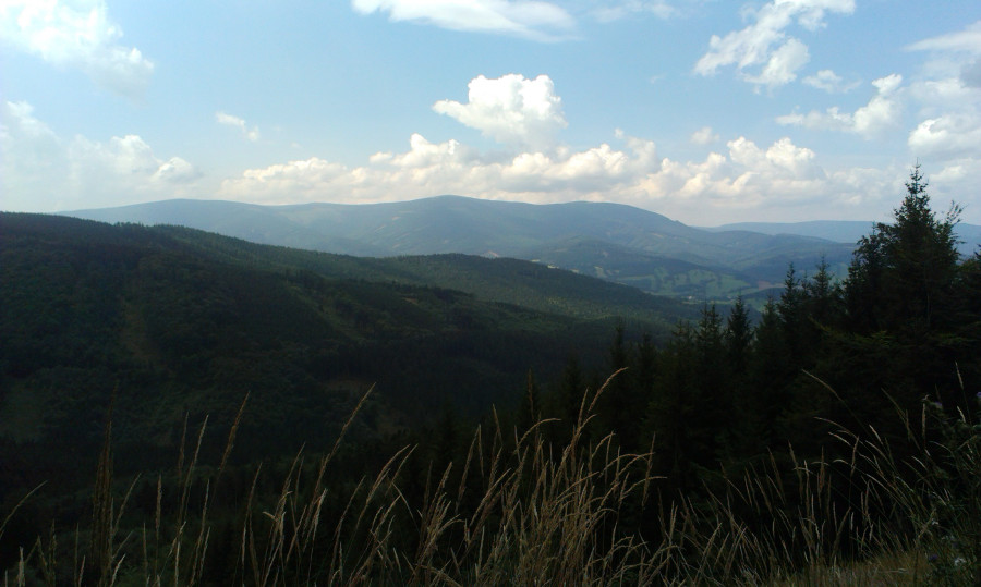 Stoupám a vidím Keprník a Šerák