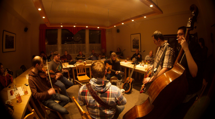 Večírek s nástroji