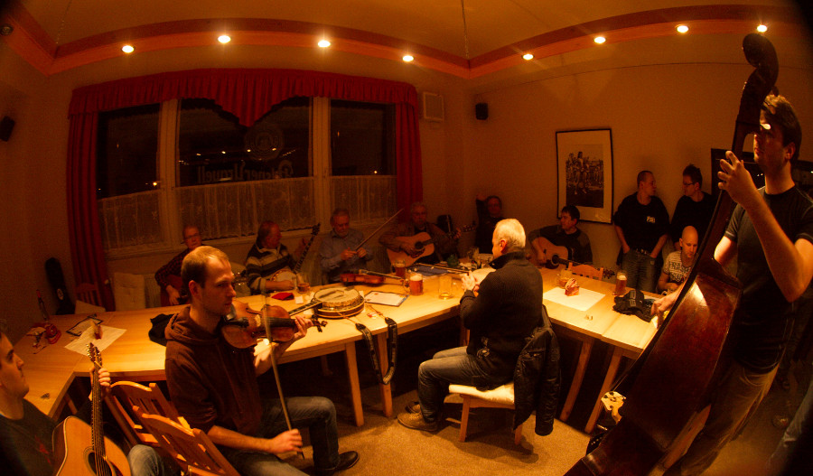 Pamětníci dob, kdy se Mandolin párty konaly v Beskydech u nás na Ostrém