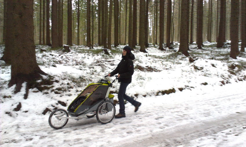 Frčíme po hřebeni, i běžkaře jsme potkali