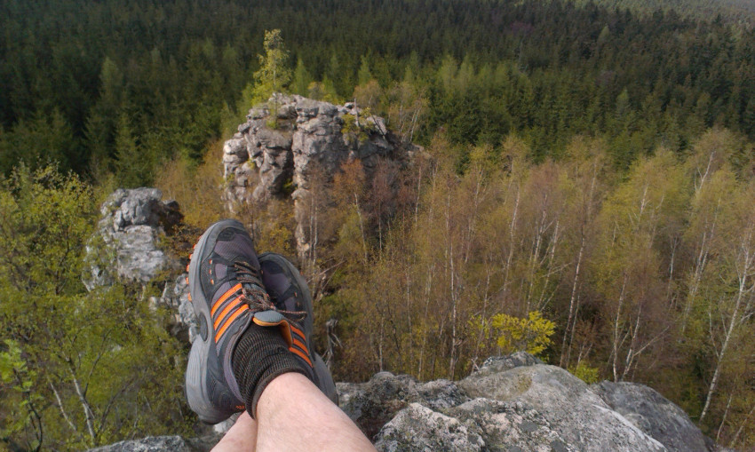 Odpočinek na vrcholu a pak dolů do údolí k autu