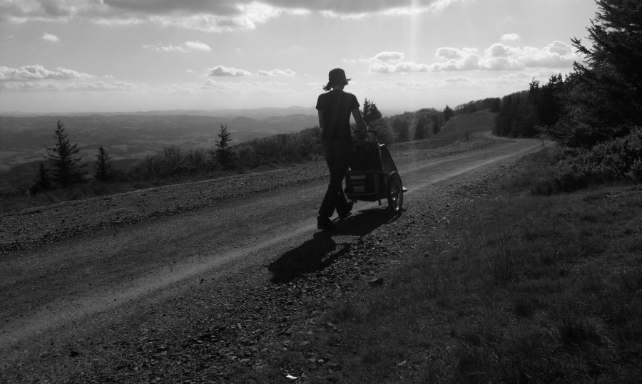 Cesta na Radhošť a výhledy do údolí Bečvy