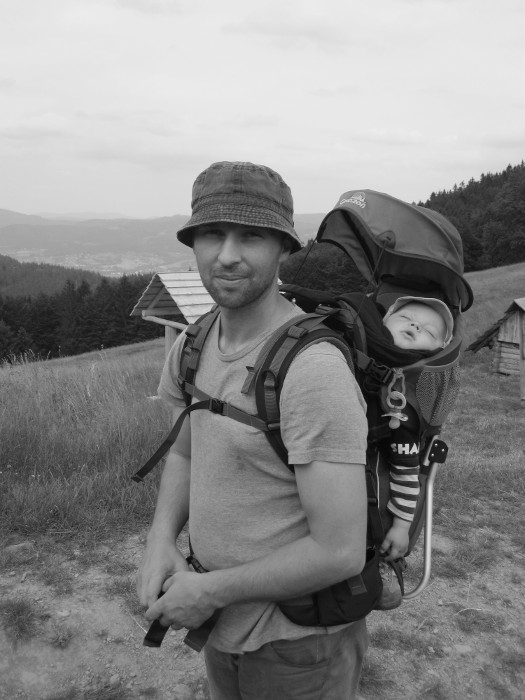 Sestupujeme dolů a Mates chrápal nahlas jak starý chlap