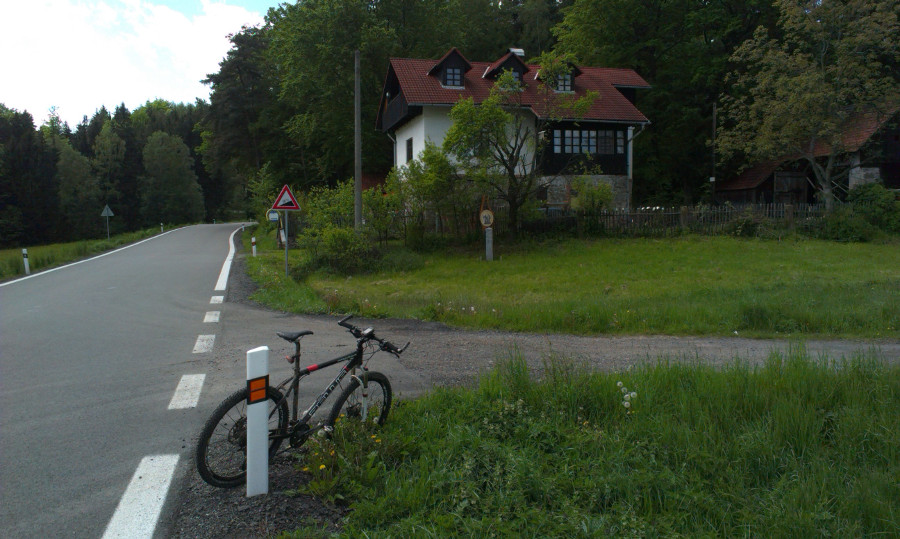 Kdo jezdí z Brna do Žďárských vrchů, bude toto místo znát ...