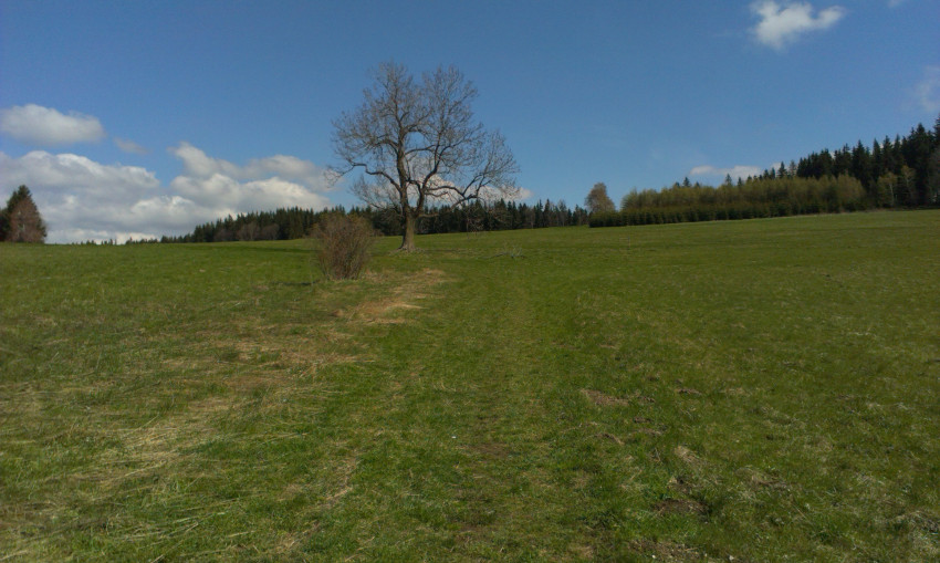 Přes bývalou obec Ranná