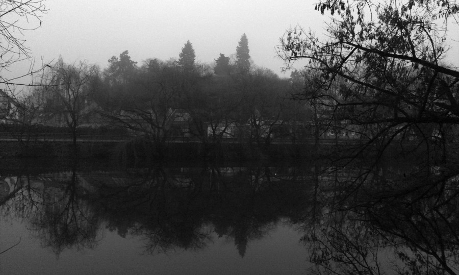 Tady často začínáme - nad splavem v Komíně