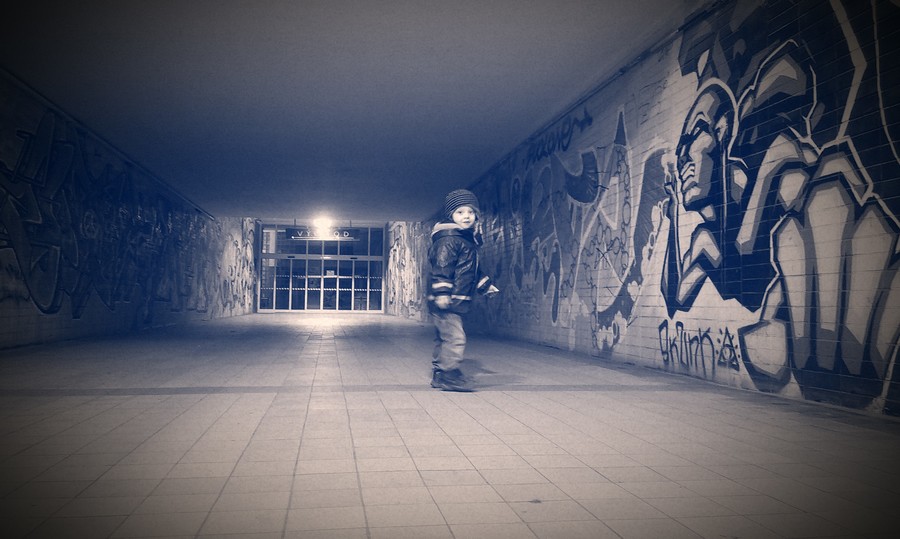 Lumpárny v podchodu Královopolského nádraží