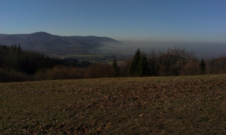 Tam v tom smogu je Třinec