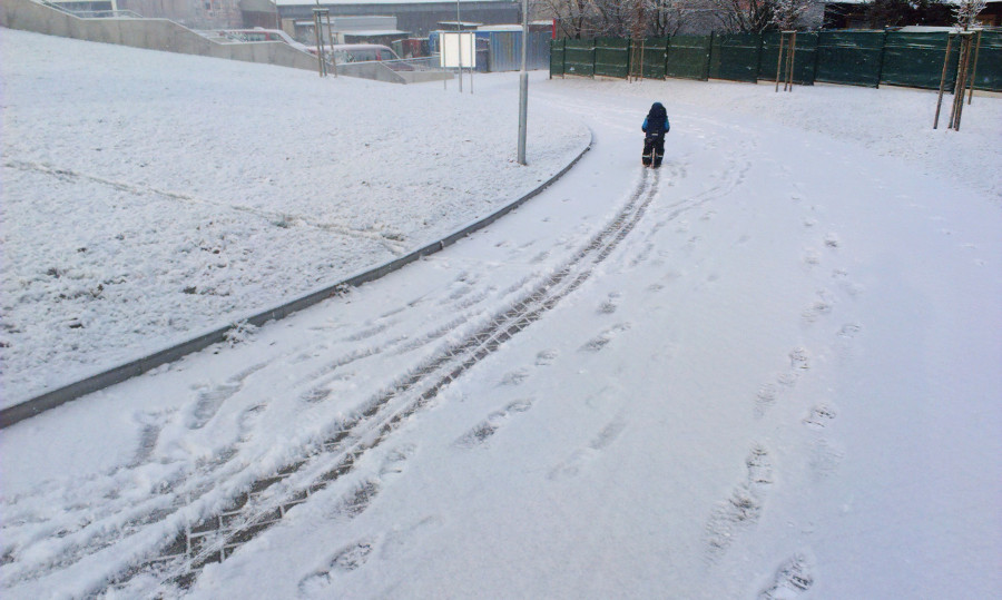 Brzdíme nožičkama