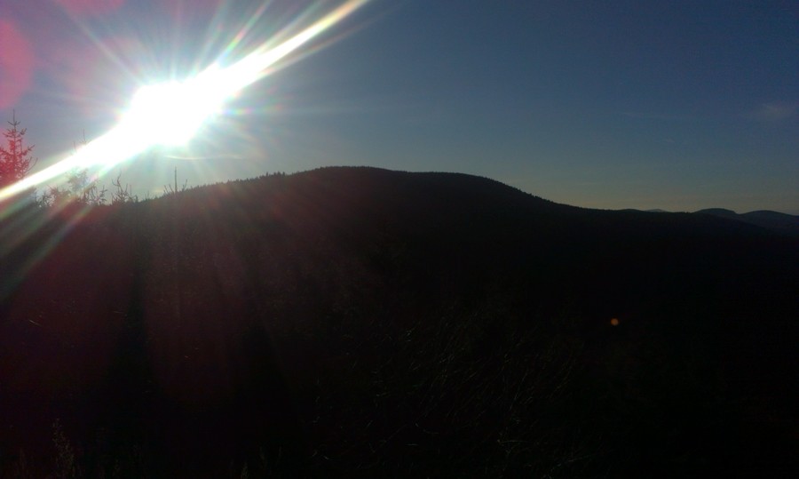 Přes Velký Javorový (1032m) jsem přiběhl