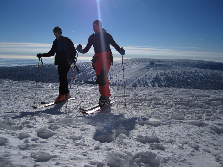 David a Mauglí - vzadu Vysoká hole a hlavní hřeben