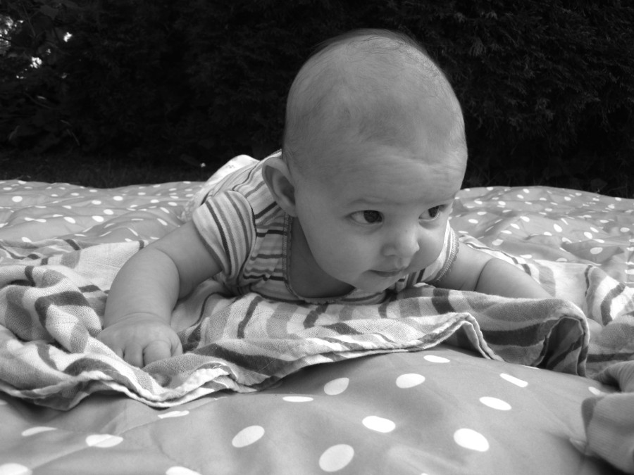 Adélka se začíná hýbat