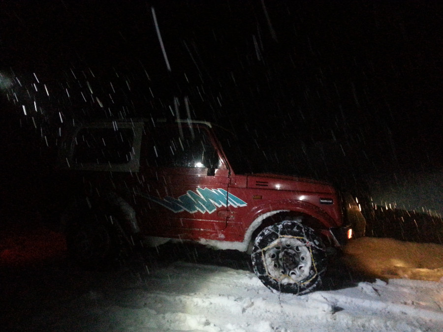 V pátek večer se za deště a sněžení vyvezly bečky