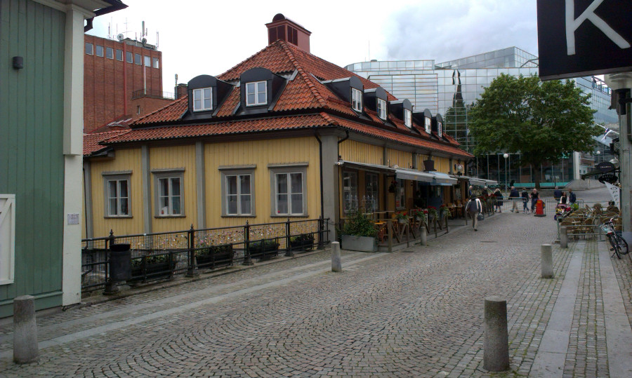 První večeře - karbanátek za šest stovek českých korun. Bez diet by to tady nešlo.