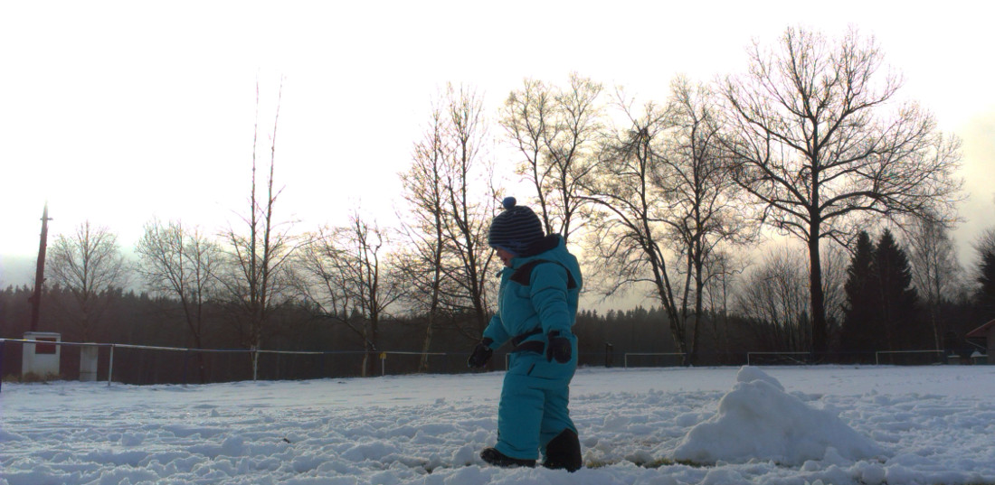 Mates se seznamuje s bílou hmotou