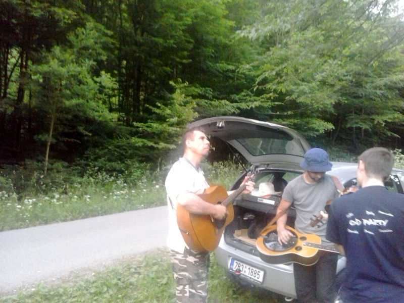 V Bílovicích u jezírka