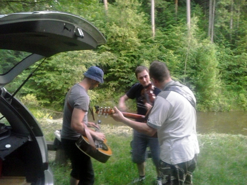 V Bílovicích u jezírka