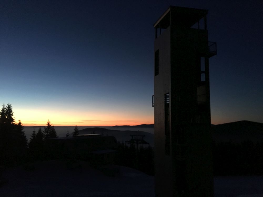 Poslední cvak nahoře na sjezdovce před nočním sjezdem po varháncích do Koutů