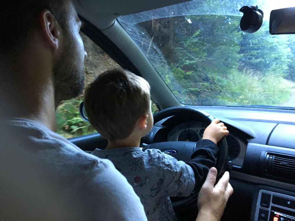 Autoškola v Beskydských lesích