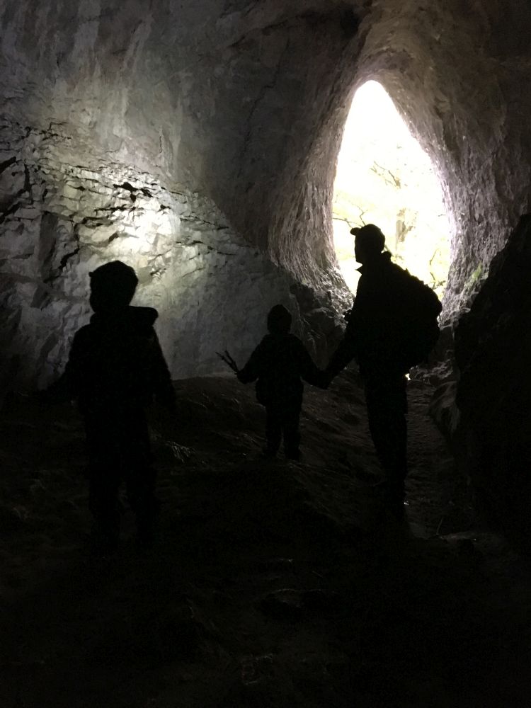 Tady nad náma vede Adamova nejtěžší cesta v krase?