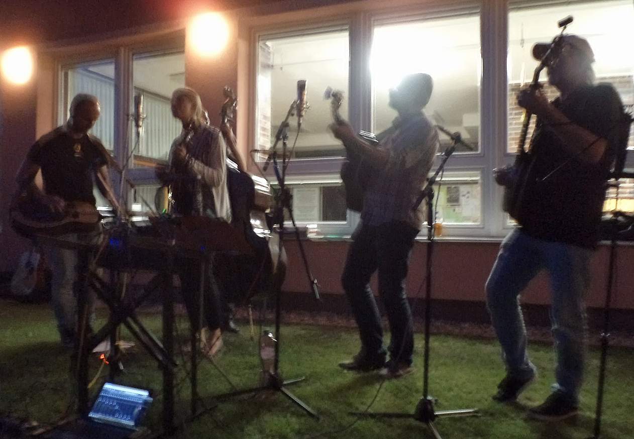 Hrajeme (foto Henry R O Seek)