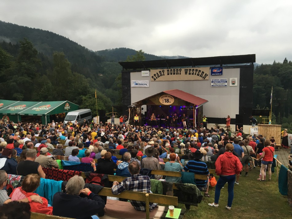 Hraje Václav Neckář