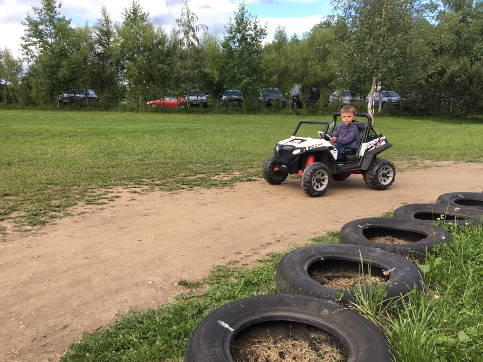 Auta v Polničce, kolikrát jen jsme to od Matesa slyšeli