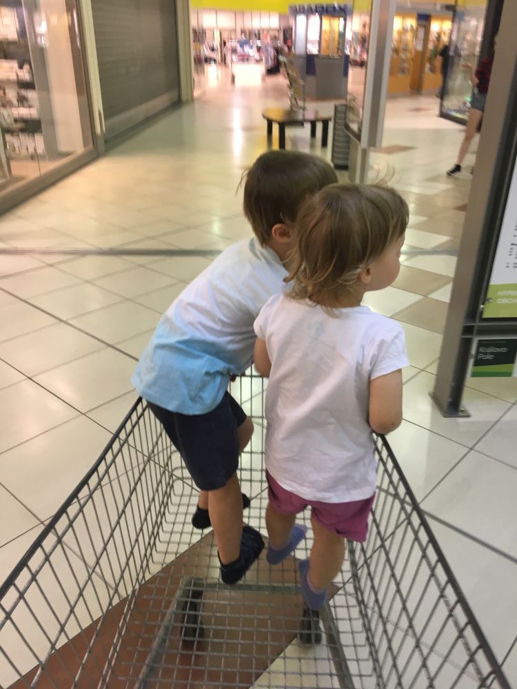 V TESCU se pohybujeme jedině takhle