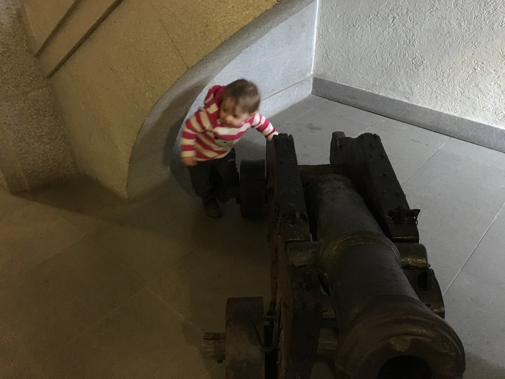 Děla venku, děla uvnitř