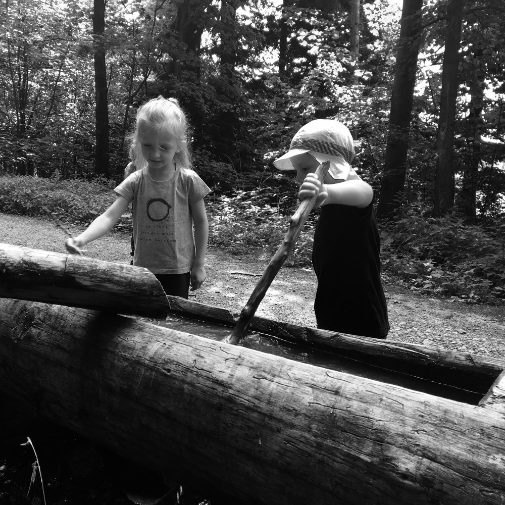 Sofi a Mates - spiklenci