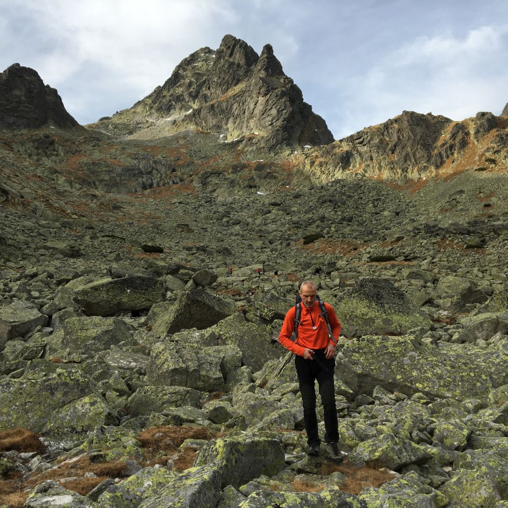 Tam vzadu jsme lezlil Plškovu cestu (6-)
