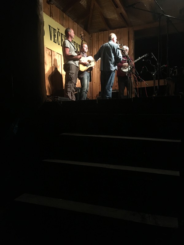 Za minutu už jsme tam stáli my ...