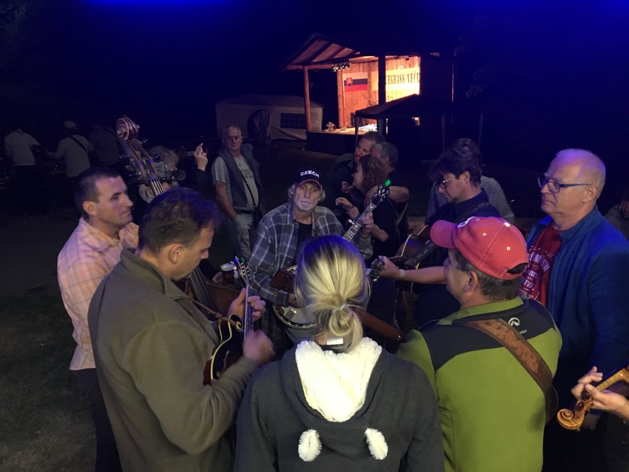 Jam trval až do rána (prý)