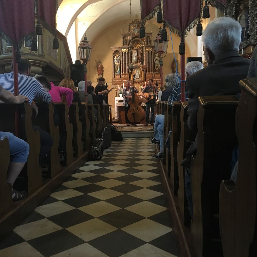 Hraje Stop Time, za pár minut jsme tam stáli my