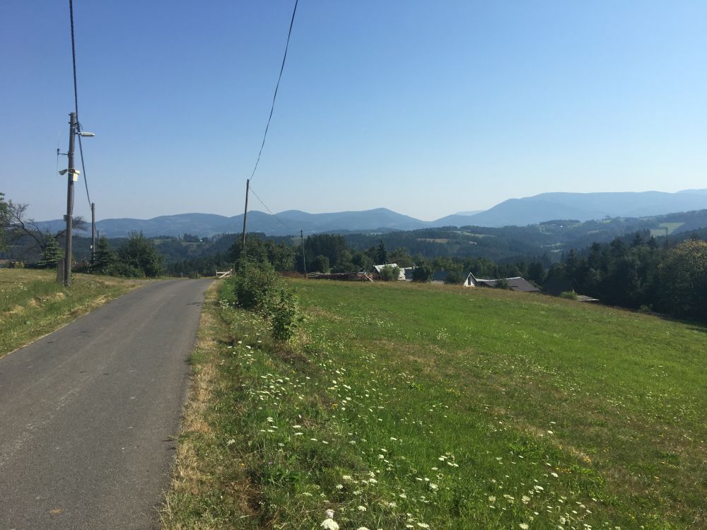 Pohled na Beskydy a Radhošť