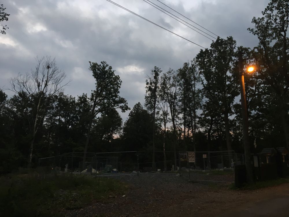 Tady stál ještě nedávno starý dřevěný Gutský kostelík