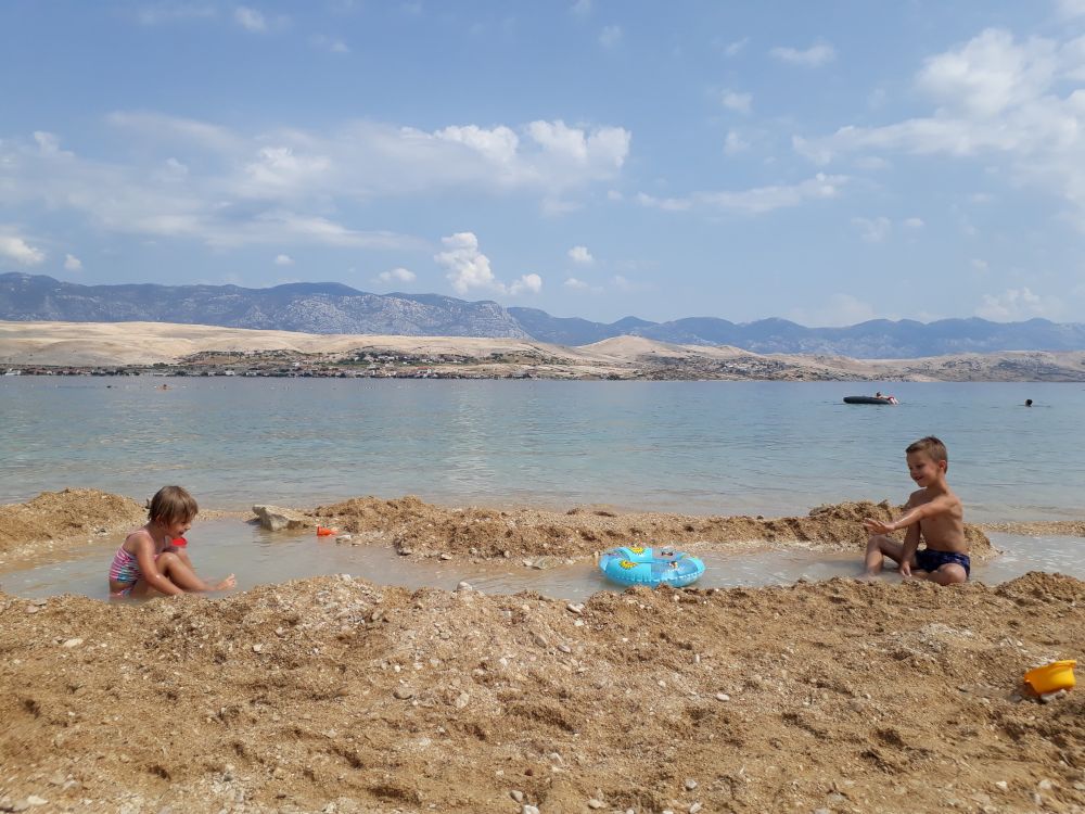 Průplav s teplou vodou