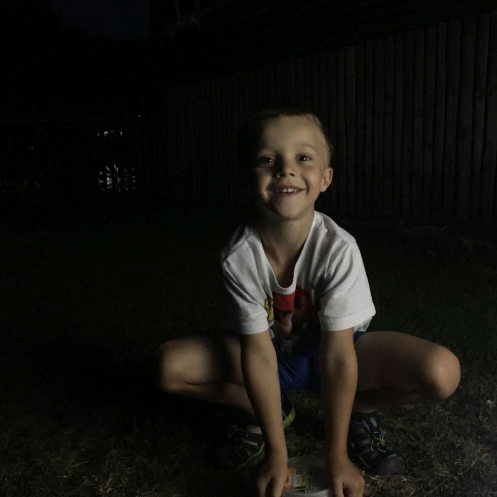 V noci lovíme můry, Mates je spokojený