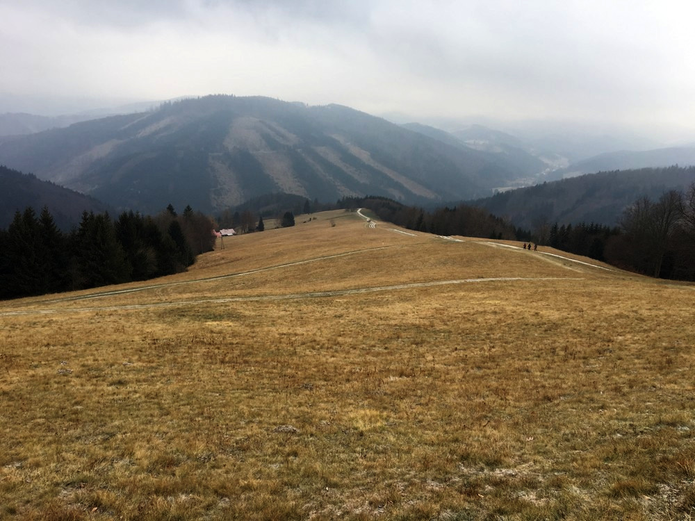 Tradiční fotka, pohled do udolí Lomné