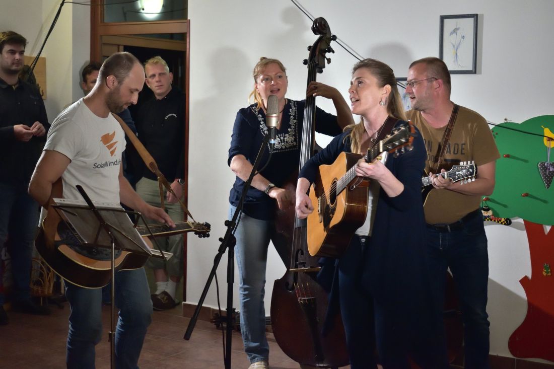 Narychlo postavená kapela