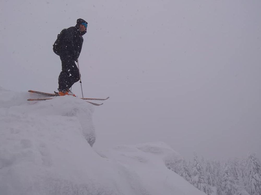 Na lyžích až na skálu