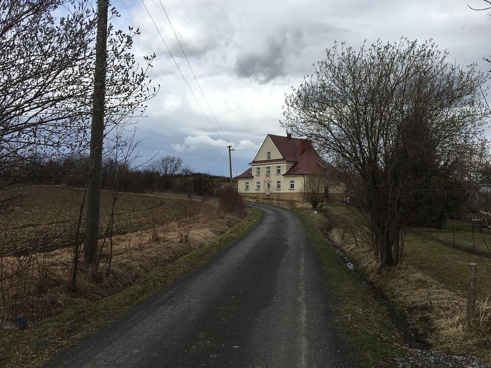 Dům s polským znakem na hranicích