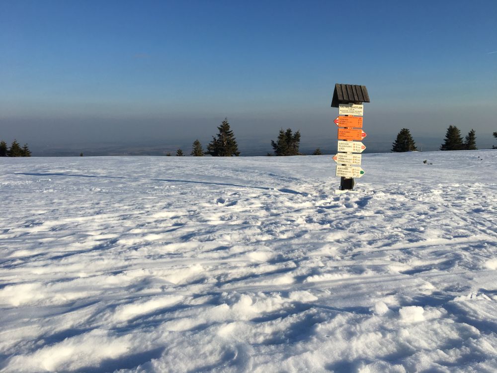 Teď mě čeká dva a půl kilometru šmrdlání po hřebeni