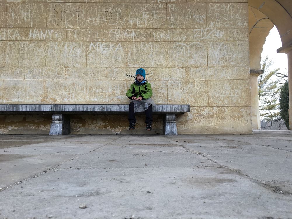 S bublinkovou fólií, kterou vzali ... pssst, raději neprozrazovat