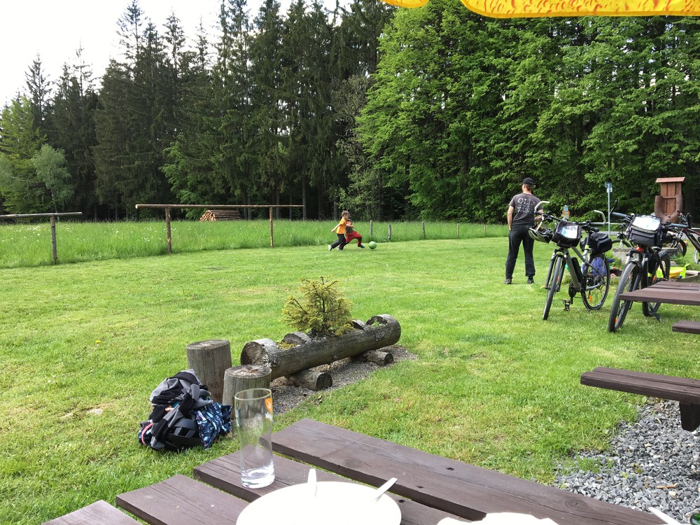 Kluci neposedí ani chvilku