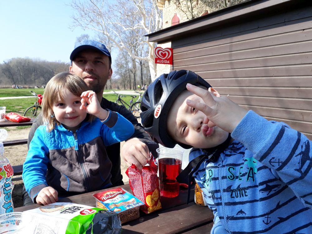 Janův hrad a první zastávka